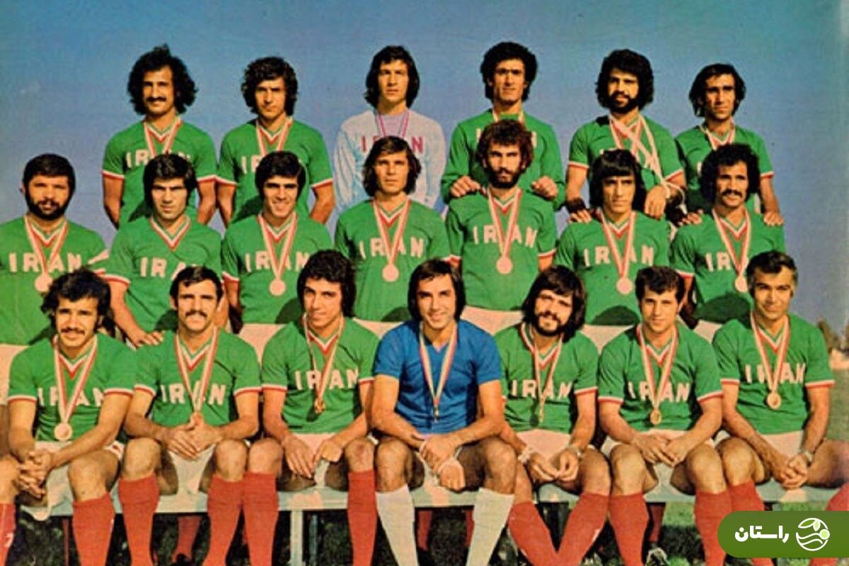 تونل زمان؛ پروین، روشن، پورحیدری و دیگر اعضای تیم ملی فوتبال در کنار گوگوش؛ سال ۱۳۵۳