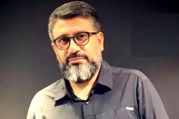 ببینید/ انتقاد رضا رشیدپور از اپوزیسیون خارج کشور و دفاع از وریا غفوری و علی دایی/ زندگی شما خرج دارد زندگی داخلی‌ها نه؟!/ حتی راهپیمایی هایتان هم آخر هفته (یکشنبه) هاست/ خودتان در خانه نشسته‌اید و شمع روشن کرده‌اید و جوشن کبیر می‌خوانید؟!