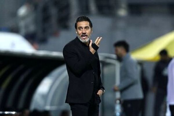 افشین پیروانی با پرسپولیس تمدید کرد/ عکس