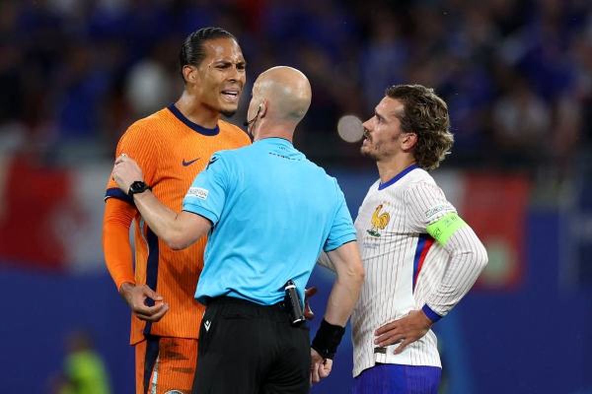 تساوی هلند و فرانسه، لهستان را حذف کرد