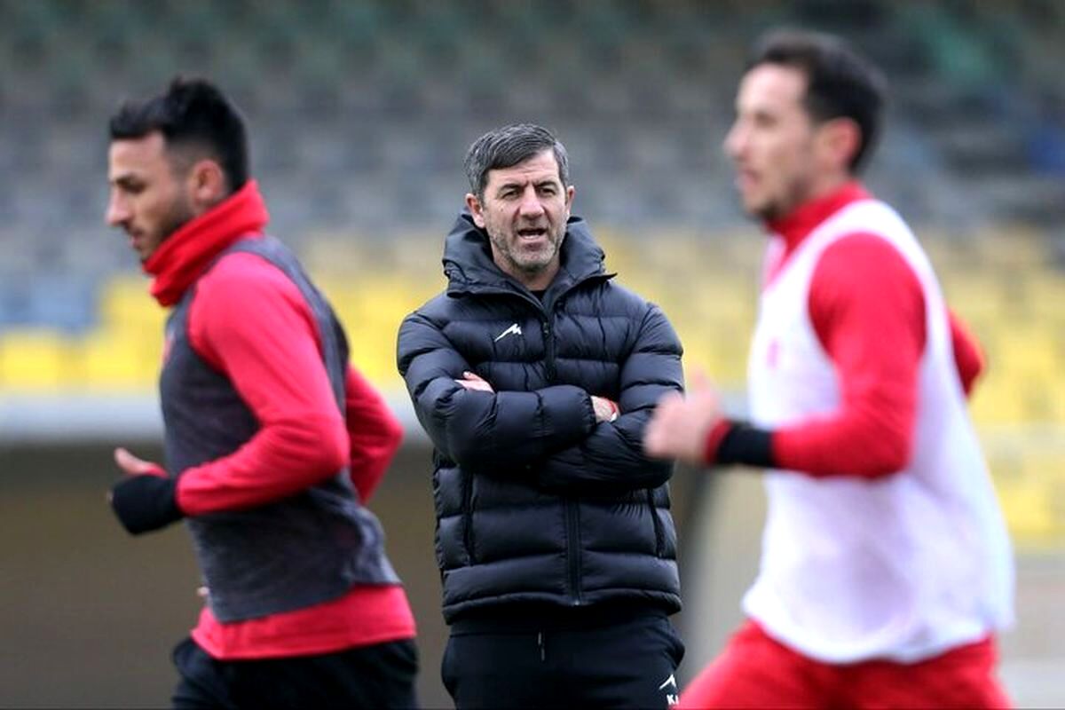 کریم باقری سرمربی پرسپولیس ماند!
