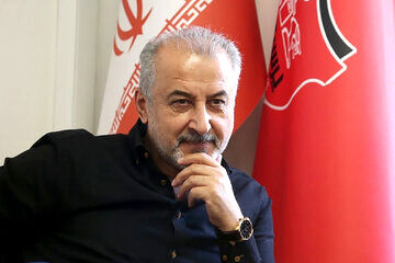 رسمی؛ رضا درویش در پرسپولیس ماندنی شد