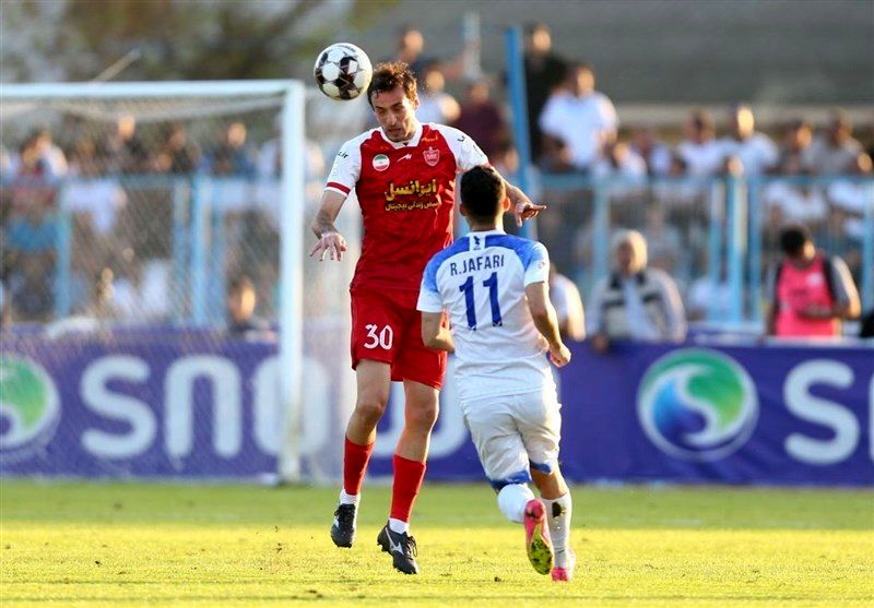 ادامه تعقیب و گریز استقلال و پرسپولیس در مسیر اراک - تهران