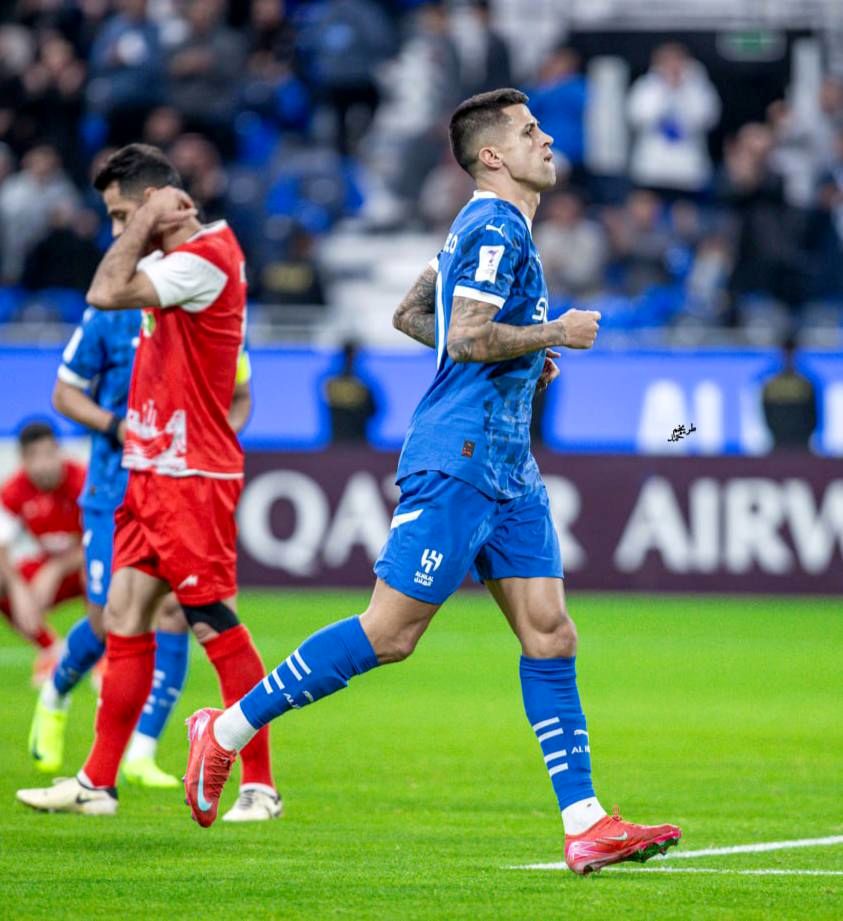 گل اول پرسپولیس توسط گولسیانی از روی نقطه پنالتی در دقیقه 90