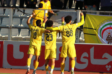 نتایج ۹ دیدار هفته ۳۳ لیگ آزادگان