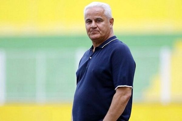 فرشاد پیوس: آقای هاشمیان سکوت کن، شما به درد مربیگری نمی‌خوری!