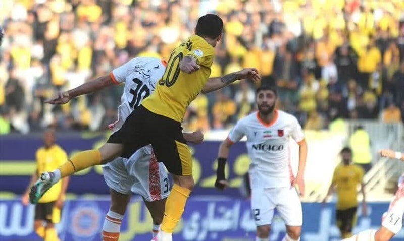 سپاهان - مس رفسنجان؛ جنگ مورایس و نویدکیا برای اولین جام 