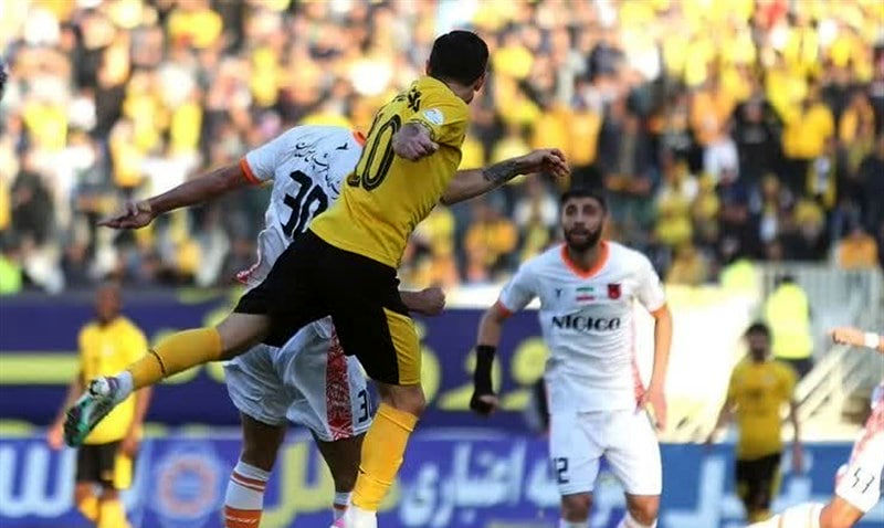 سپاهان - مس رفسنجان؛ جنگ مورایس و نویدکیا برای اولین جام 