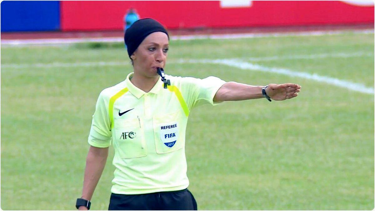 افشاریان: داور دربی انتخاب شده است و لایسنس VAR دارد/ فیفا هیچ اجباری برای استفاده از داور خانم نکرده است
