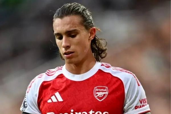 مُچ‌گیری داور مانع حوله دزدی ستاره آرسنال شد/ عکس 