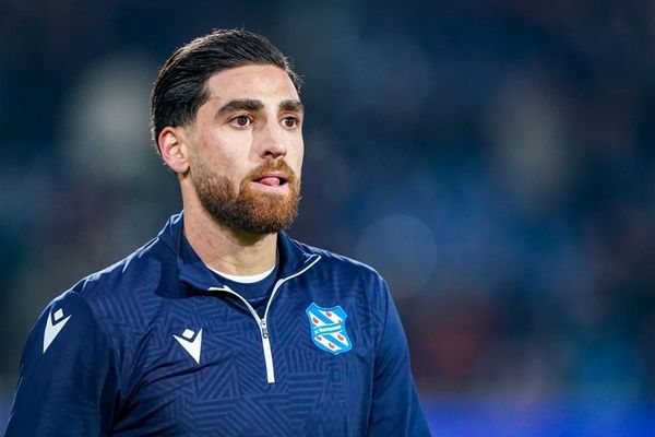 ببینید/ مدیتیشن عجیب علیرضا جهانبخش در جریان مسابقه ایران با ازبکستان 