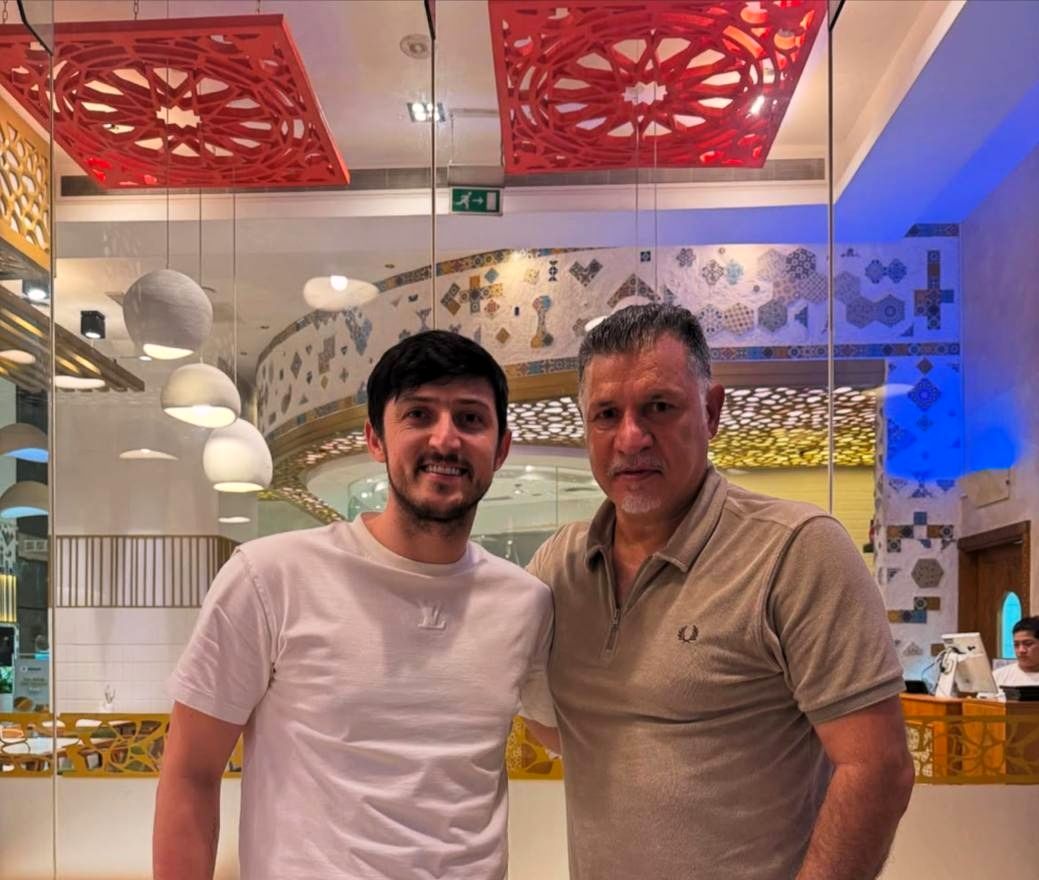 سردار آزمون پشت علی دایی درآمد/ عکس 