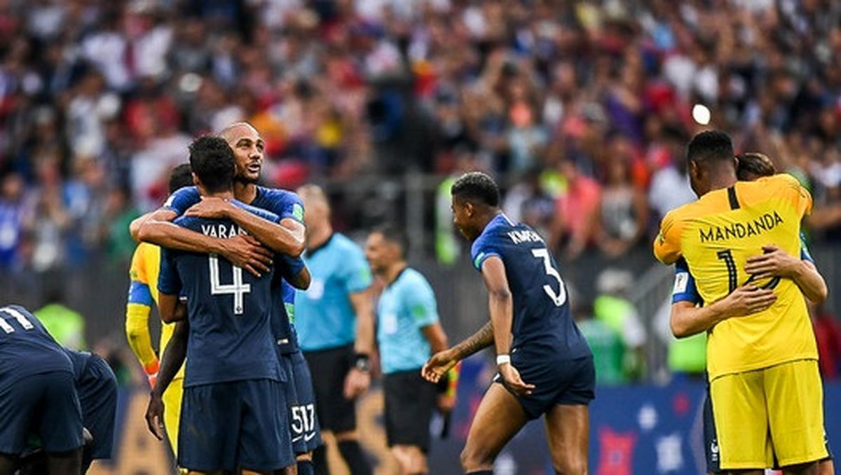 استیون انزونزی بازیکن پیشین تیم ملی فرانسه به اصفهان آمد/ قهرمان جام جهانی ۲۰۱۸ در آستانه پیوستن به سپاهان
