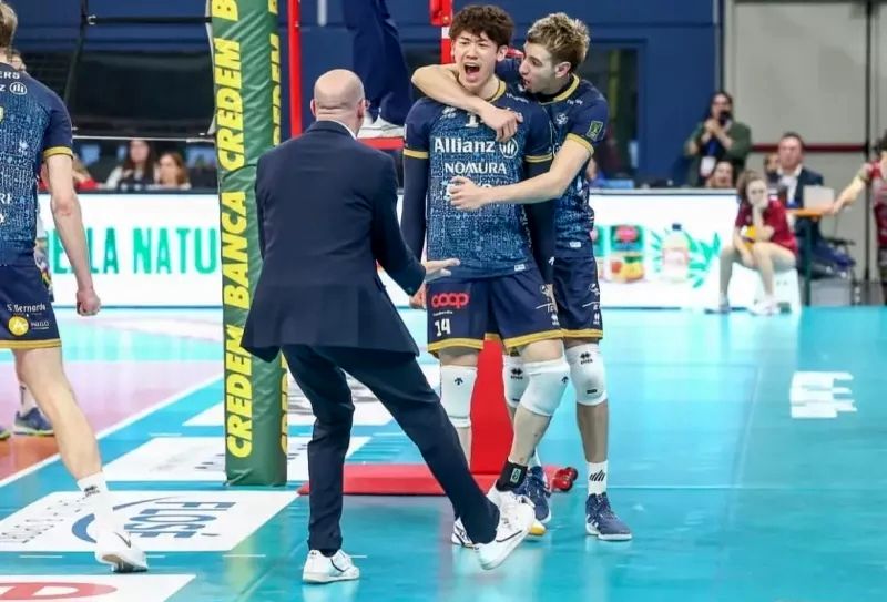 صبر کاپیتان ژاپن تمام شد: می‌خواهم پیش پیاتزا برگردم