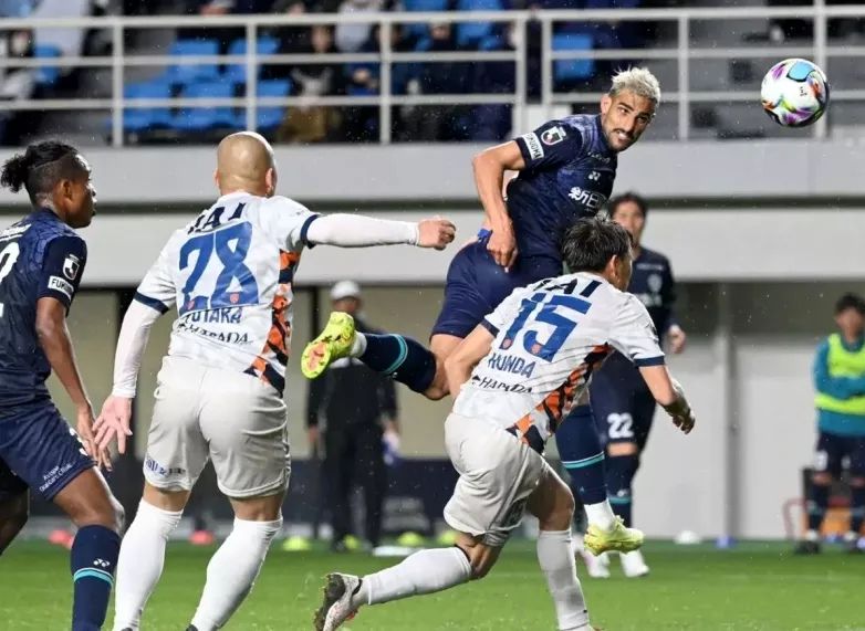 انفجار در ورزشگاه بست‌دنکی با گل تماشایی زاهدی/ شهاب بازی را به پنالتی کشید