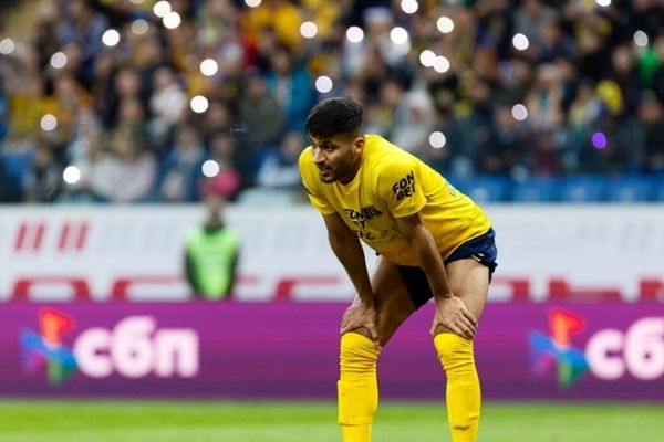 واکنش محمد محبی به ماجرای لمس کردن داور زن روسی 