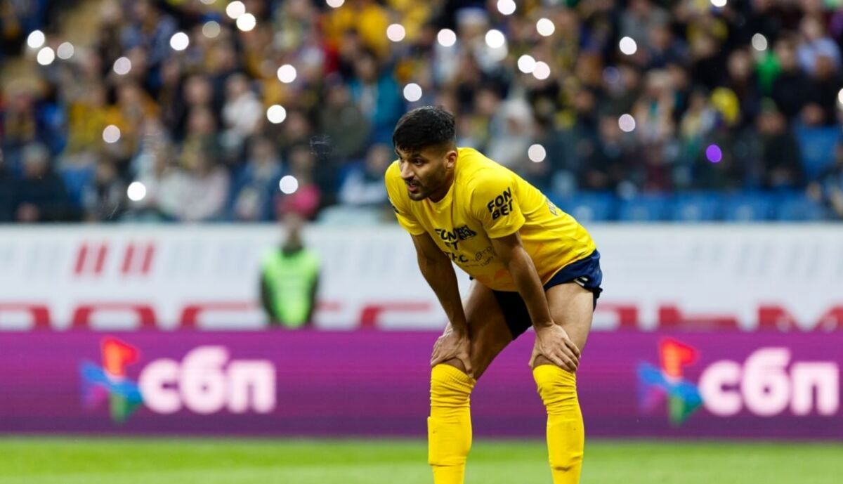 واکنش محمد محبی به ماجرای لمس کردن داور زن روسی 