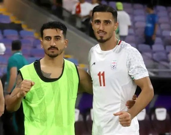 ببینید/ دو ستاره استقلال و پرسپولیس زیباترین قاب بازی دیشب را ساختند