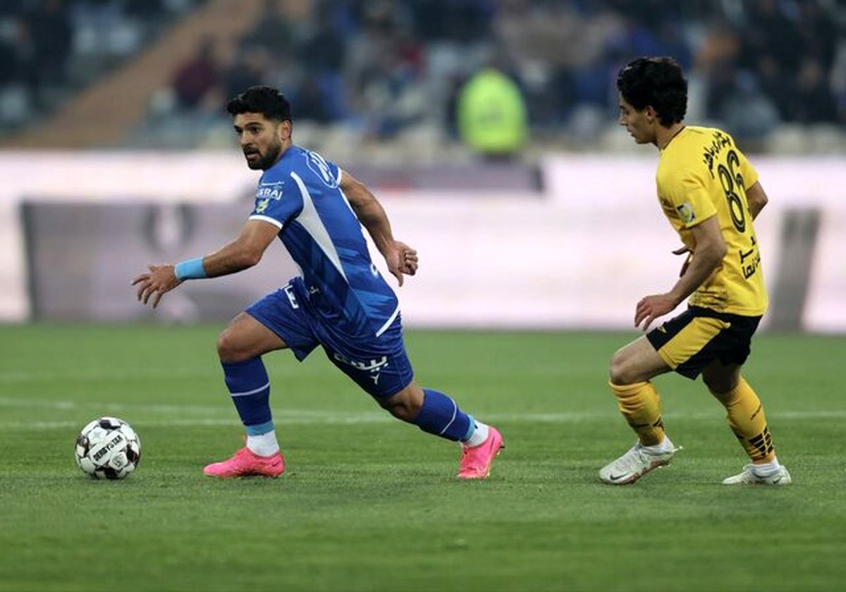 هافبک استقلال زیر تیغ جراحی
