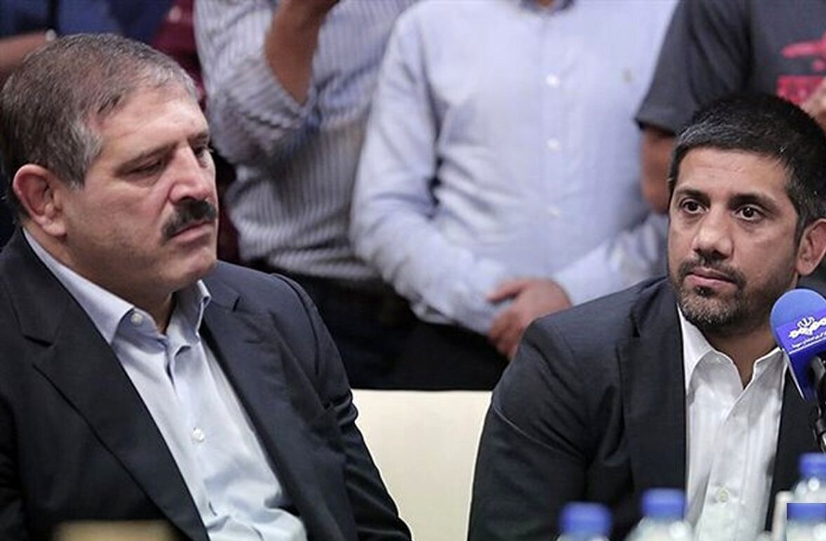 خنده‌های زیرپوستی عباس جدیدی هنگام سخنرانی علیرضا دبیر