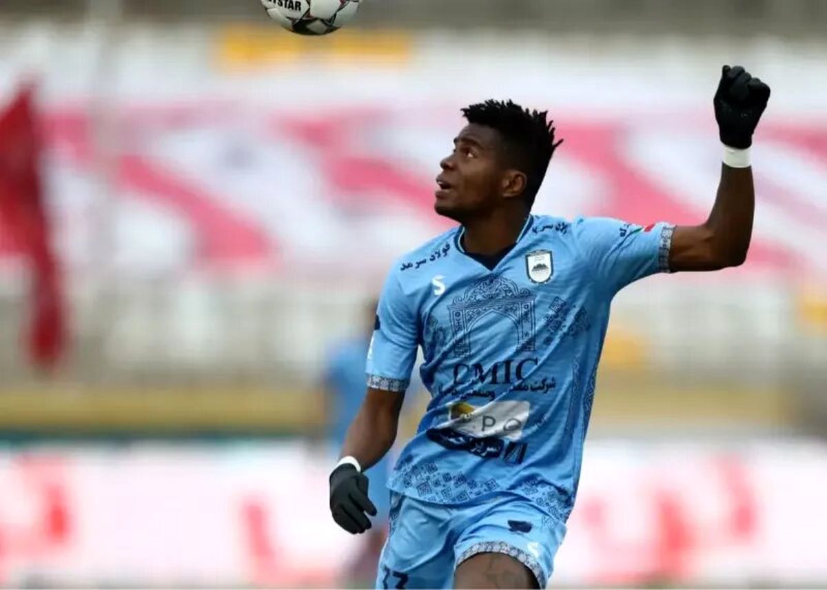 ستاره خارجی لیگ برتر ایران قراردادش را فسخ کرد