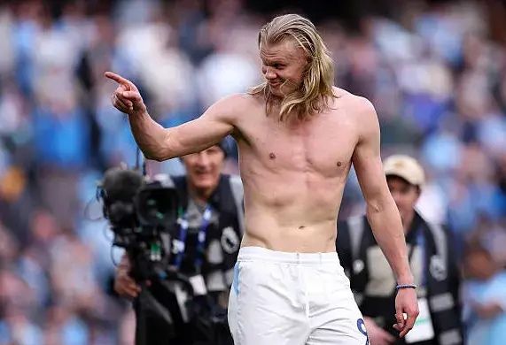 هالند بعد از پیروزی برابر آرسنال: به تو افتخار می‌کنم مامان