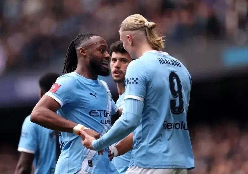 هالند نسخه لیورپول را پیچید