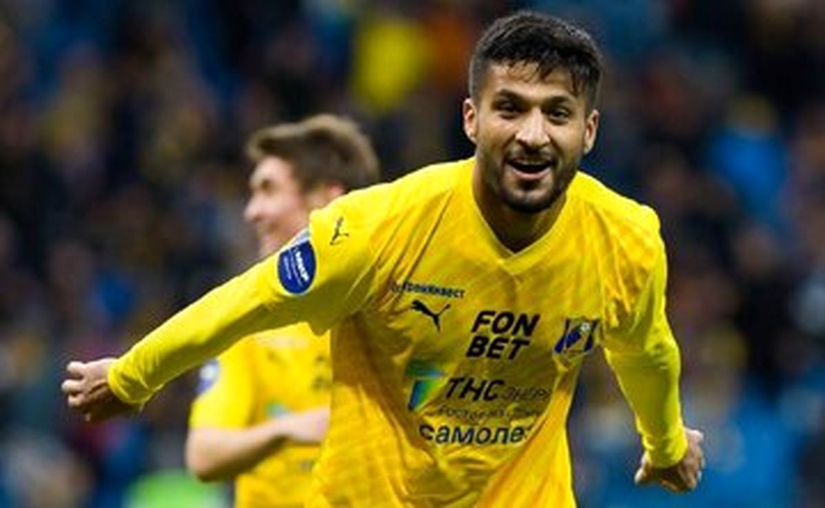 اخراج جنجالی محمد محبی روسیه؛ لمس داور زن یا خطای خشن؟