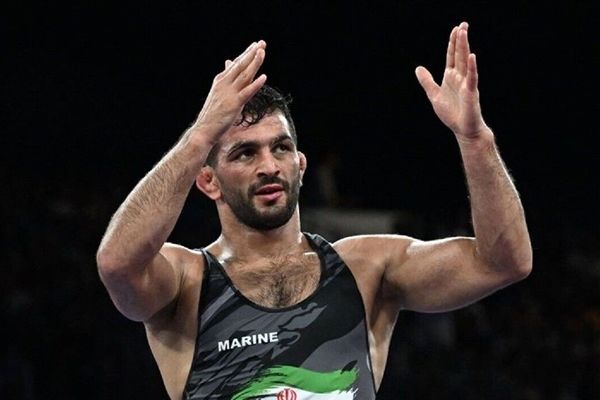 پرافتخارترین کشتی گیر ایران استقلالی می‌شود/ حسن یزدانی، بمب جدید آبی‌ها!