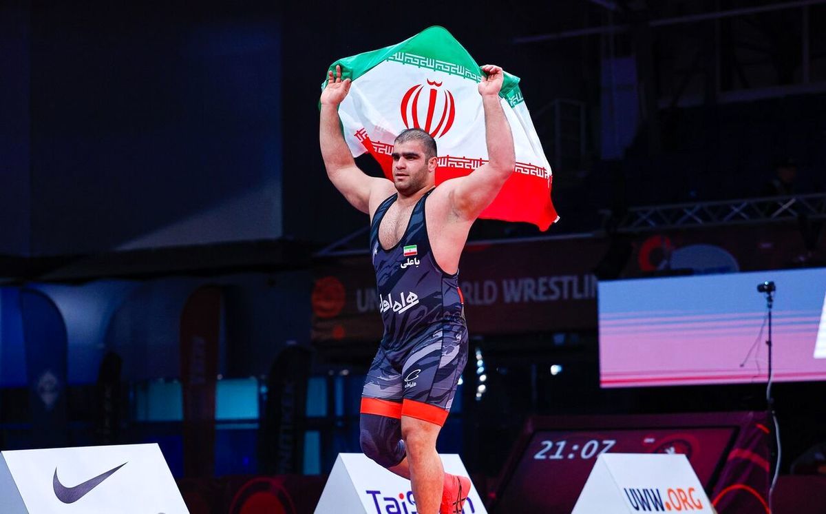 میرزازاده همچنان یکه‌تاز کشتی فرنگی جهان
