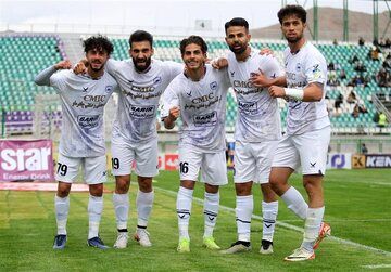 نوار شکست‌های چادرملو با برتری برابر ذوب‌آهن قطع شد