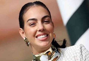  تیپ باحجاب جورجینا در مسجد