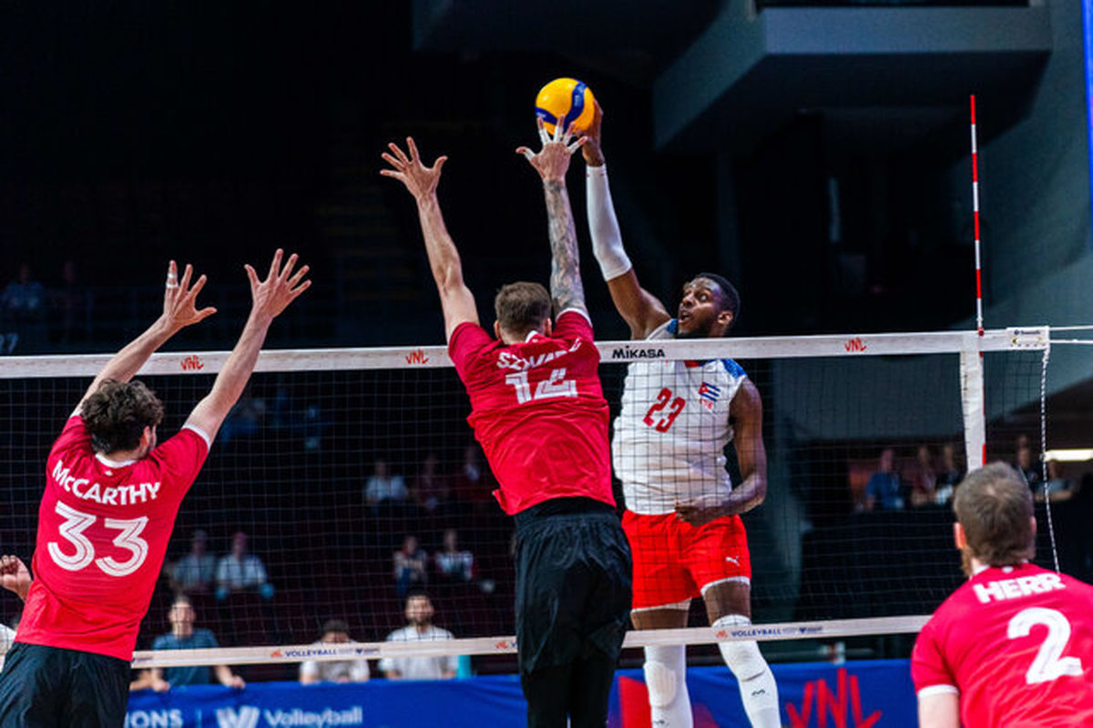 شکست آرژانتین از آمریکا در لیگ ملت‌های والیبال/ کوبا هم باخت
