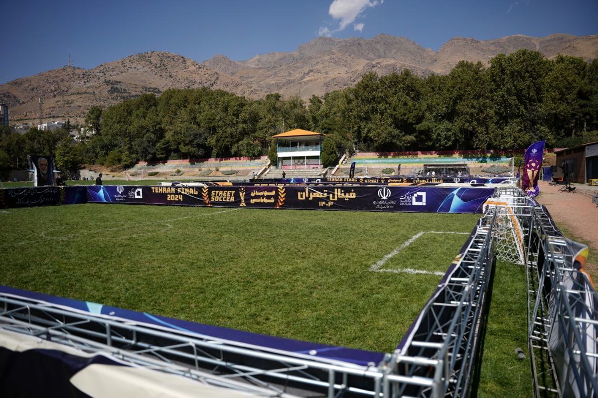 رقابت های فوتبال کشوری محلات جام شهدای 15 خرداد برگزار شد