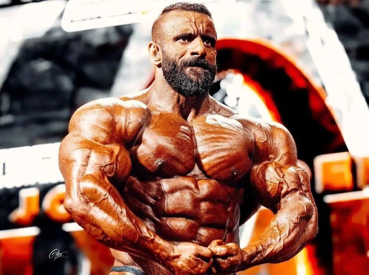 هادی چوپان برای سومین‌بار نایب قهرمان مستر المپیا شد/ او عنوان قهرمان مردمی مستر المپیا 2025 را کسب کرد/ ویدئویی از فیگورهای انفرادی او در فینال

