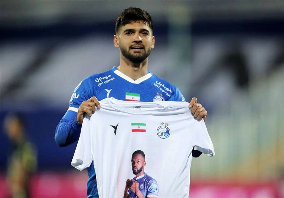 هافبک استقلال فصل را از دست داد؟
