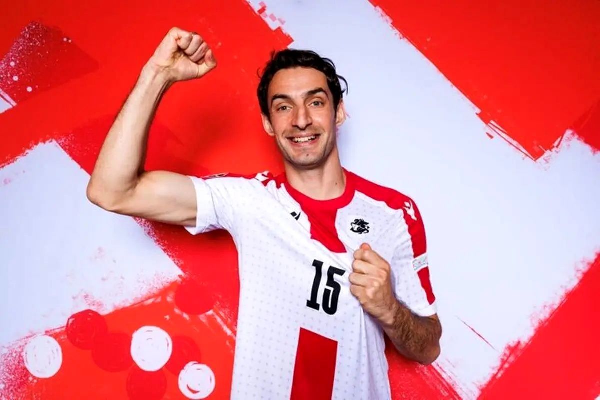 عکس جنجالی گئورگی گولسیانی همراه با خانواده‌اش در کنار برج میلاد