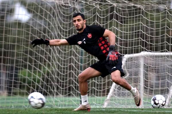 آقای گل پرسپولیس دروازه‌بان شد
