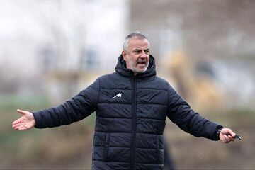 فرار سرمربی پرسپولیس از زلزله شدید استانبول