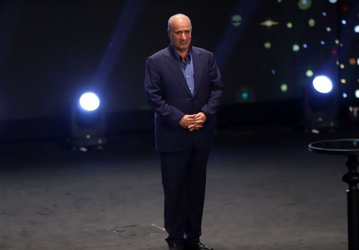  تاج زیر تیغ جراحی رفت 