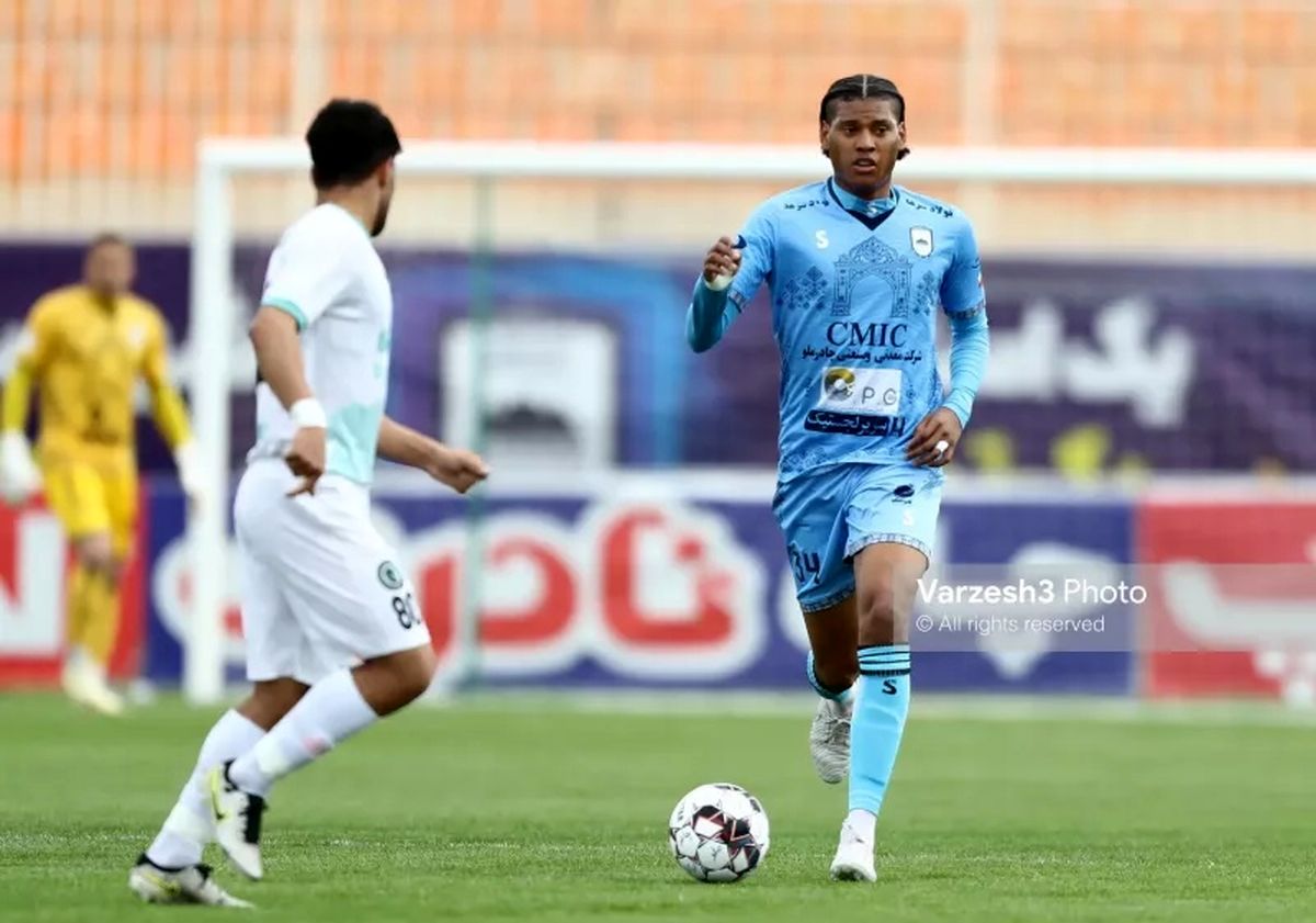 ستاره برزیلی به یاد مردم ایران