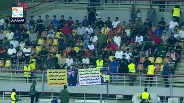 ببینید/ بنر اتفاق عجیب در اهواز! موعود بنیادی فر تهدید جانی شد