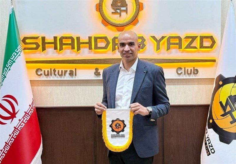 سرمربی تیم والیبال شهداب معرفی شد
