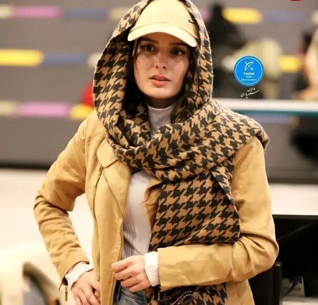 تیپ و چهره غزاله اکرمی در تمرین تیم بولینگ هنرمندان