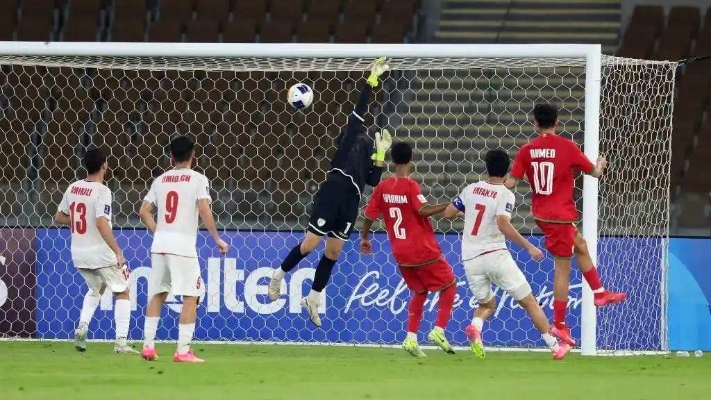  احضار مسئولان فدراسیون فوتبال به وزارت ورزش

