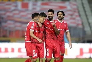 دلیل اصرار زیاد پرسپولیس برای ادامه لیگ چیست؟
