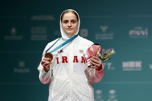 مهسا بهشتی: خودم درس می‌خوانم و دکتر می‌شوم