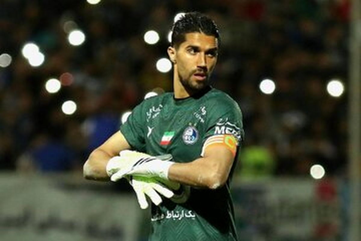 تمرین پدر و دختری حسین حسینی در باشگاه بدنسازی