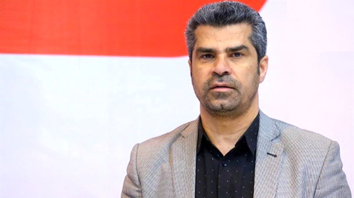 هادی ساعی: پیرهادی چند بار با مشت به شانه نعمت‌زاده زده است/ مبینا بچه است و مصاحبه بلد نیست/ 80 درصد این هجمه‌ها به خاطر این است که او شاگرد مستقیم مهروز ساعی است