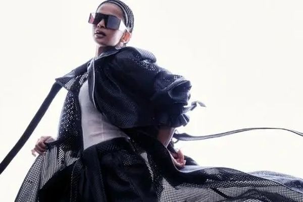 مشت بزن تا زنده بمانی! / دختری که تسلیم نشد / راملا علی کیست؟